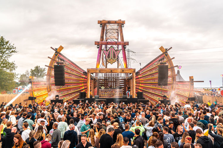 REBELLiON Outdoor 2025 Raw Classics stage