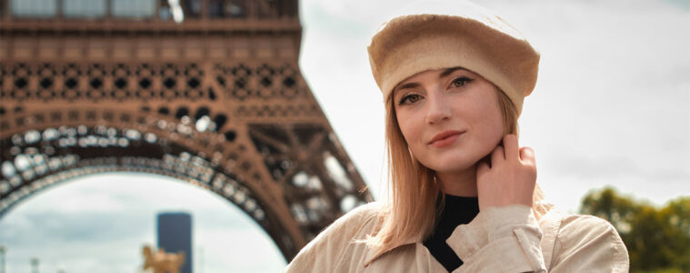 Hysta in front of the Eiffel Tower